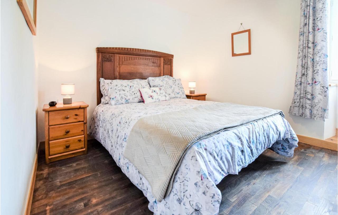 Awesome Home In Saint-Sever-Calvados With Kitchen Dış mekan fotoğraf